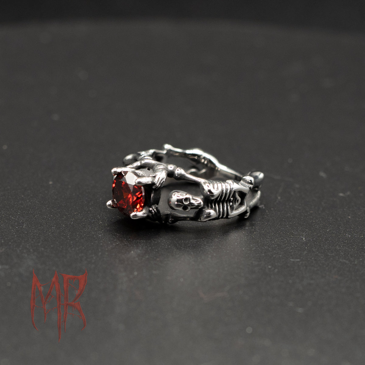 Ada Skeleton Ring Red/Steel