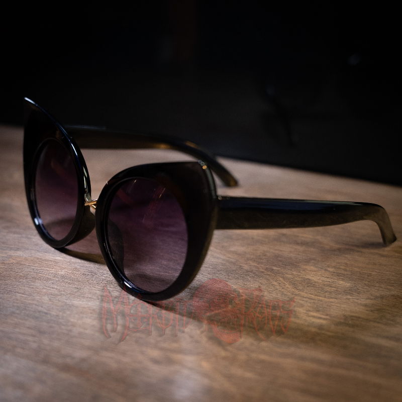 Andromeda Cat Eyes Sunglasses Side
