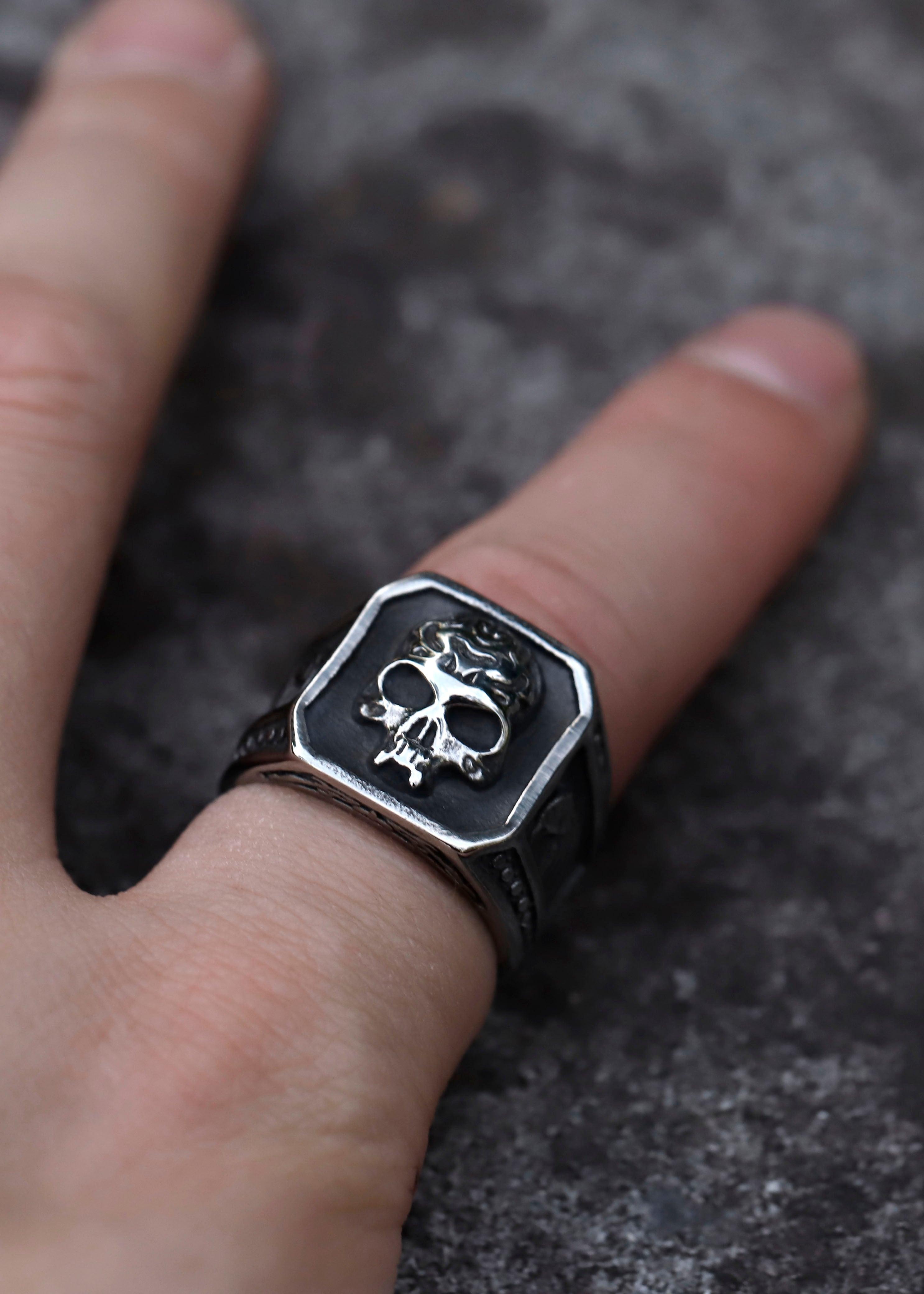 Valerius Skull Ring | Morbid Rags