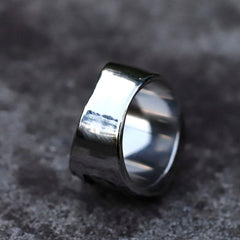 Valerius Skull Ring | Morbid Rags