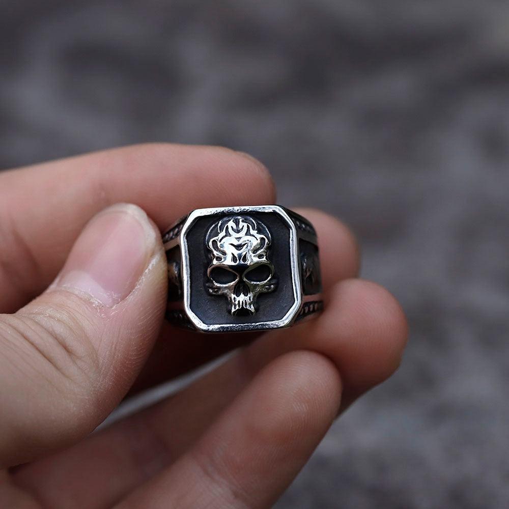 Valerius Skull Ring | Morbid Rags