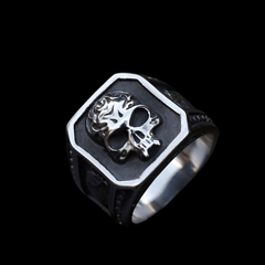 Valerius Skull Ring | Morbid Rags